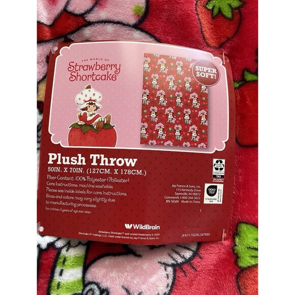 Strawberry Shortcake Custard Cat 50” X 70” Soft Plush Soft Throw Blanket Red NEW - Picture 3 of 16